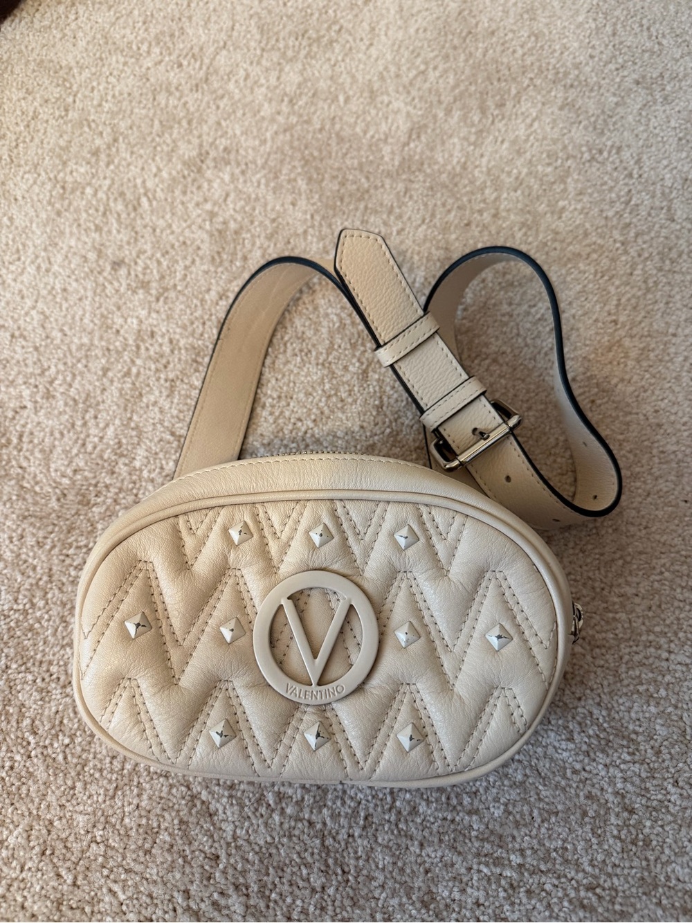 Valentino Garavani Cream Quilted V-Logo Crossbody Belt Bag